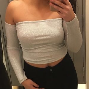 Off the shoulder crop